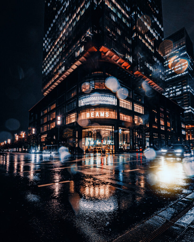 雨の丸の内周辺を撮影